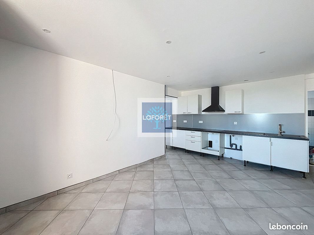 Maison à louer, 90m², Mazion