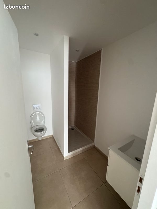 Appartement à louer, 37m², Marseille 8ème