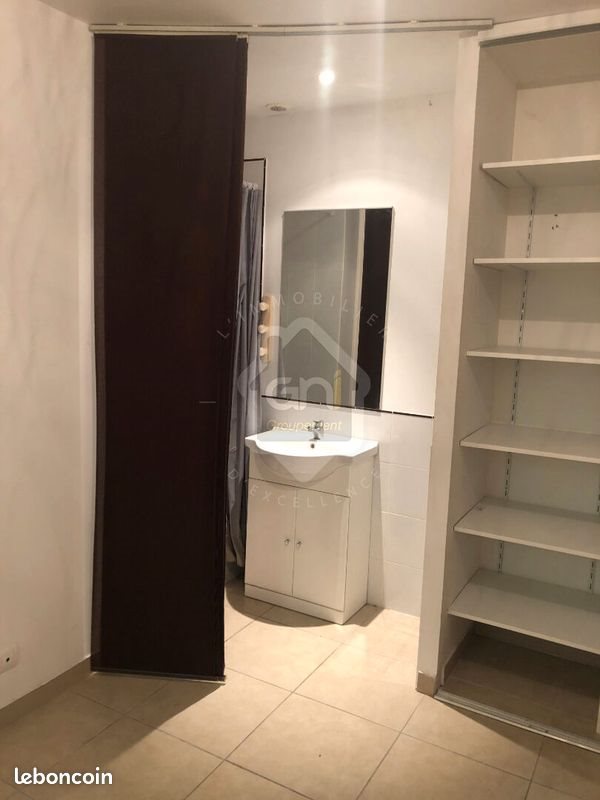 Appartement à louer, 29m², Nîmes