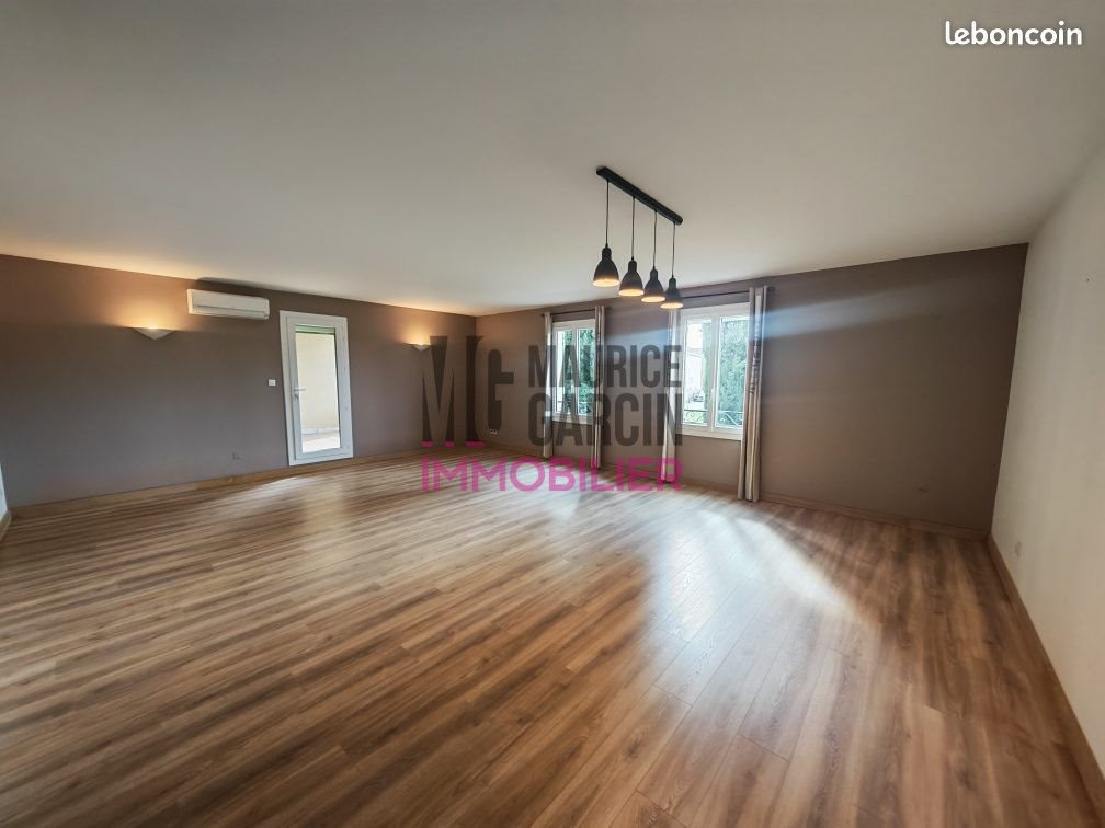 Appartement à louer, 116m², Entraigues-sur-la-Sorgue