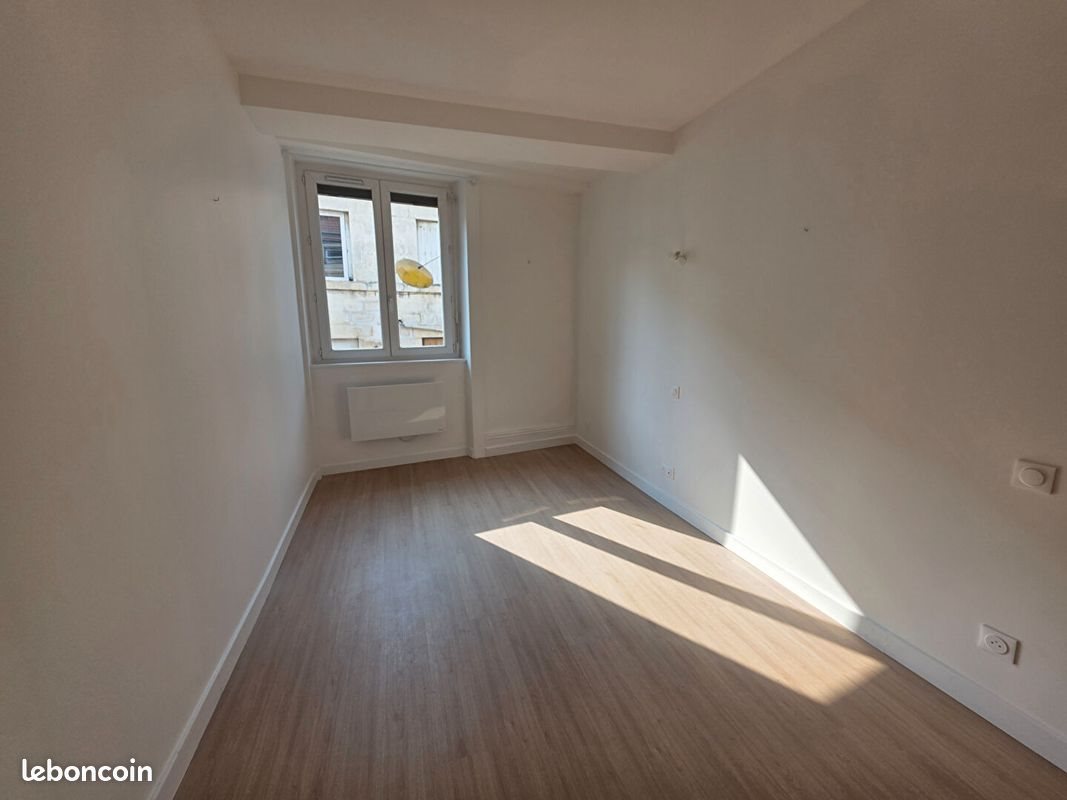 Appartement à louer, 98m², Saint-Etienne