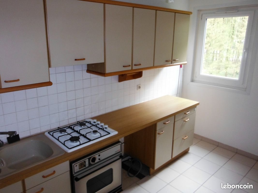 Appartement à louer, 81m², Emerainville