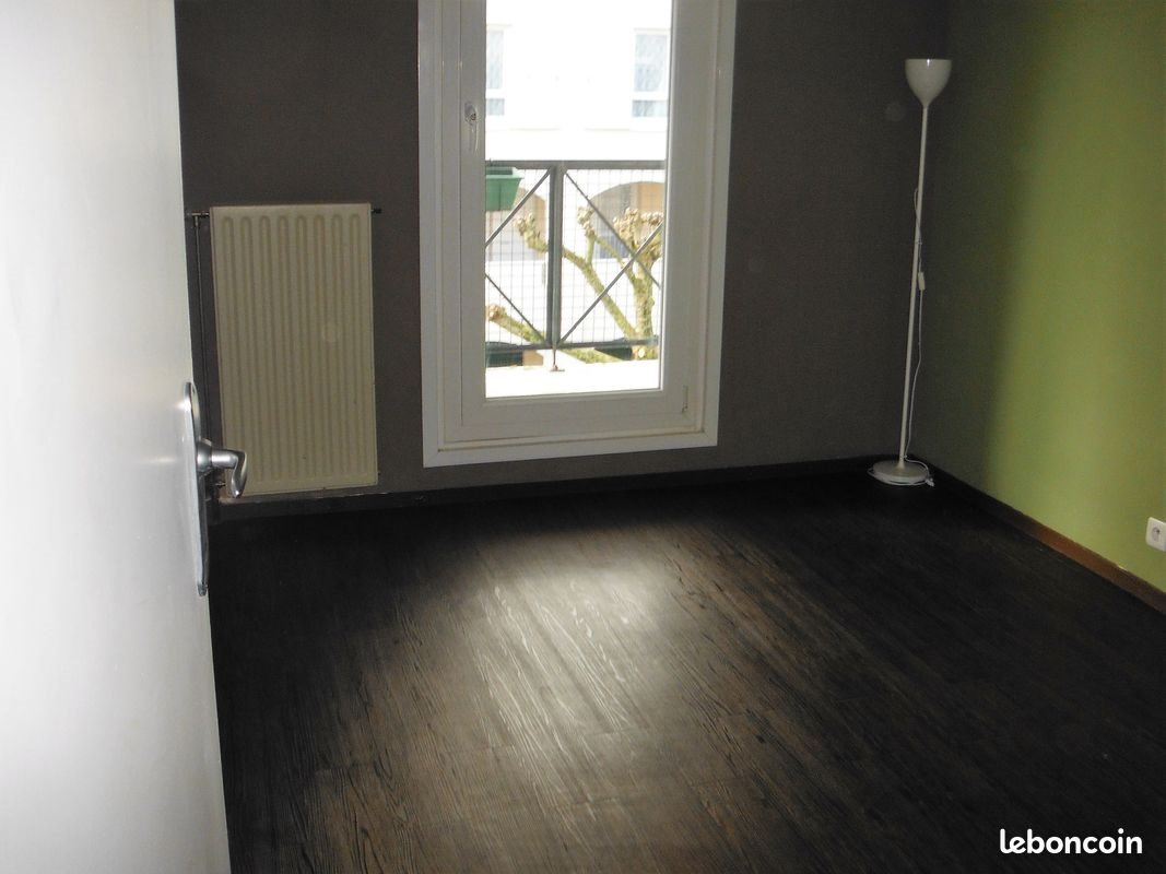 Appartement à louer, 81m², Emerainville