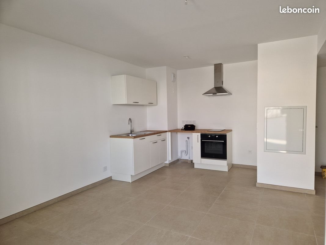 Appartement à louer, 42m², Marseille 8ème
