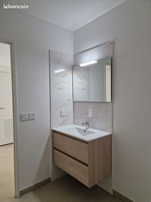 Appartement à louer, 42m², Marseille 8ème