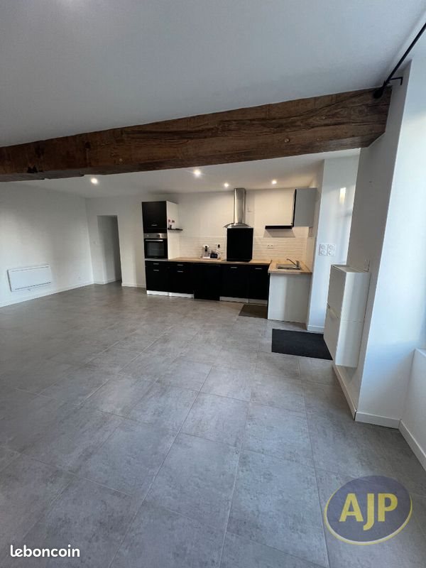 Maison à louer, 73m², Issé