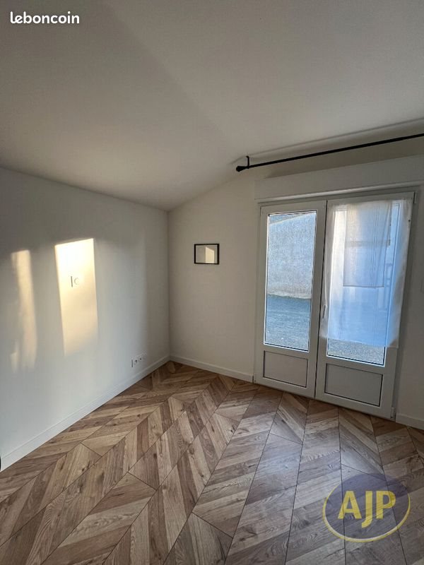 Maison à louer, 73m², Issé