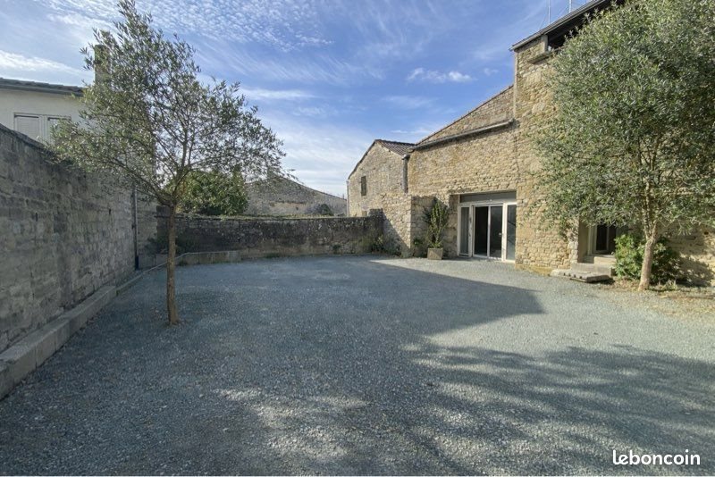 Maison à louer, 130m², Asnières-la-Giraud