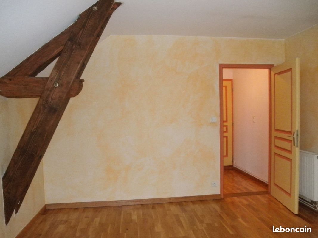 Appartement à louer, 72m², Pesmes