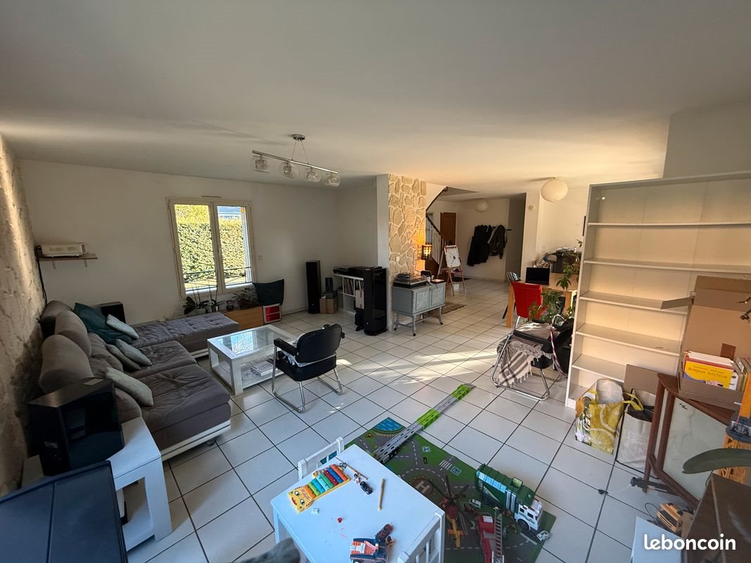 Maison à louer, 140m², Montanay