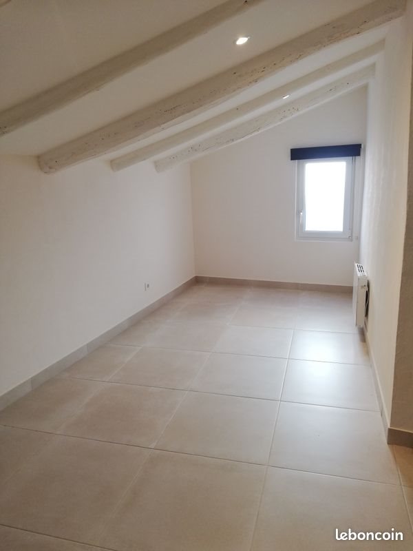 Appartement à louer, 52m², Saint-Zacharie
