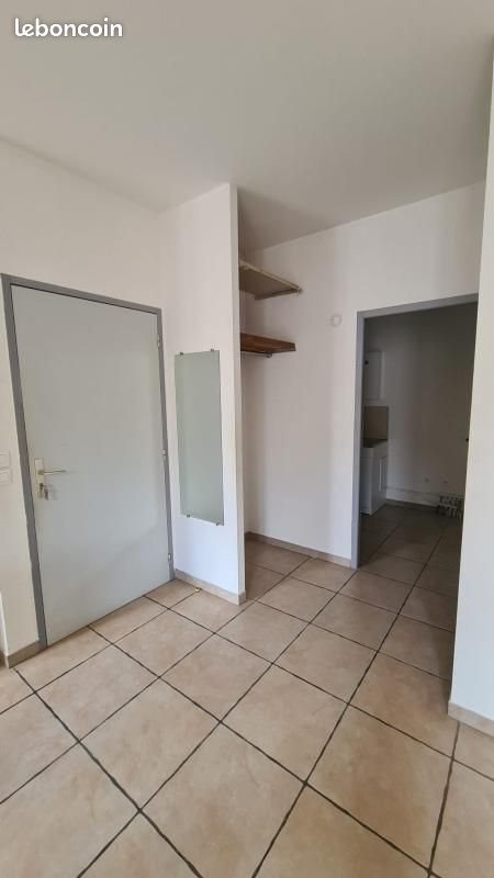 Appartement à louer, 69m², Loupian