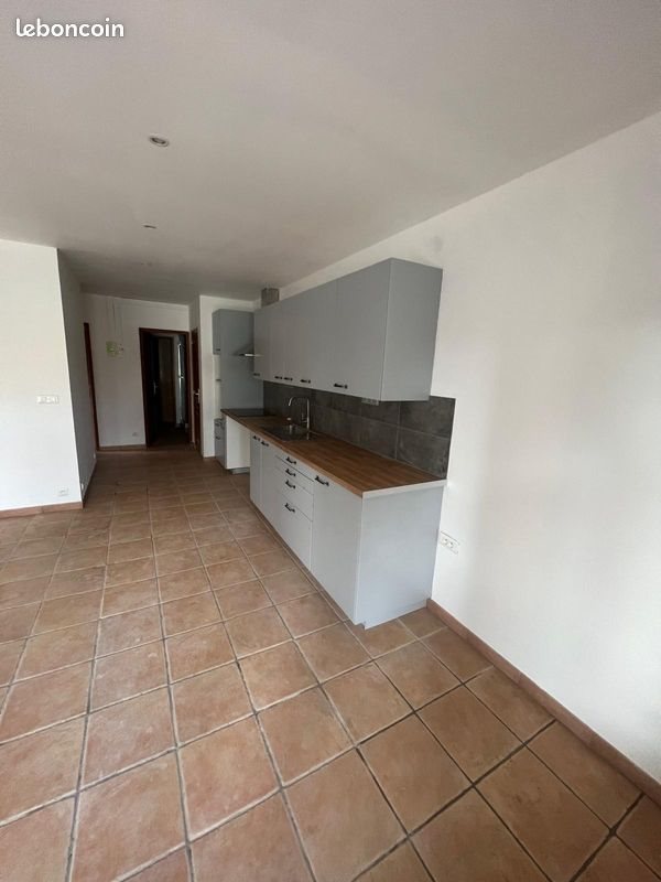 Appartement à louer, 65m², Aureille