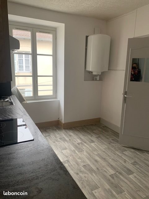Appartement à louer, 25m², Lons-le-Saunier