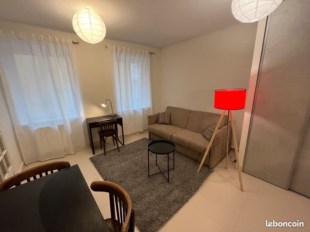 Appartement à louer, 24m², Saint-Genis-Laval