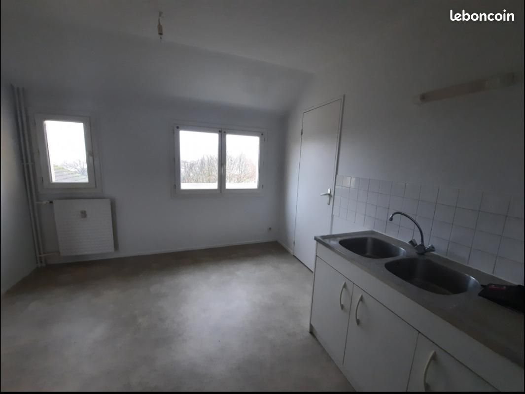 Appartement à louer, 82m², Blanzy