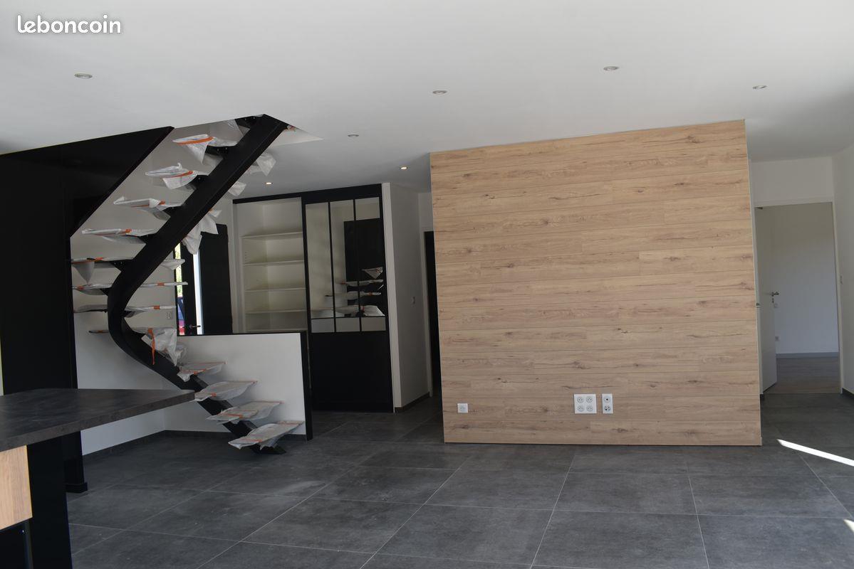 Maison à louer, 123m², Igé