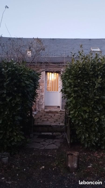 Maison à louer, 80m², Saint-Etienne-du-Valdonnez