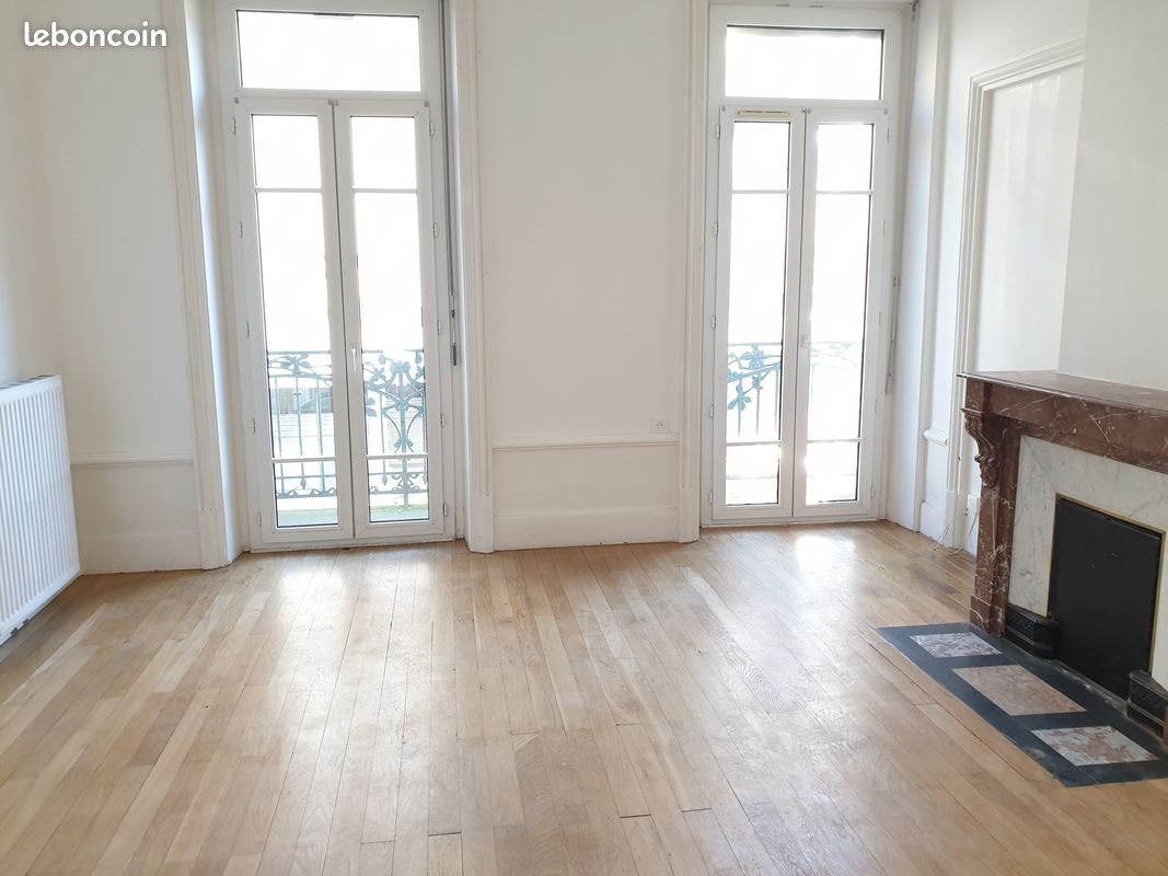 Appartement à louer, 100m², Le Chambon-Feugerolles