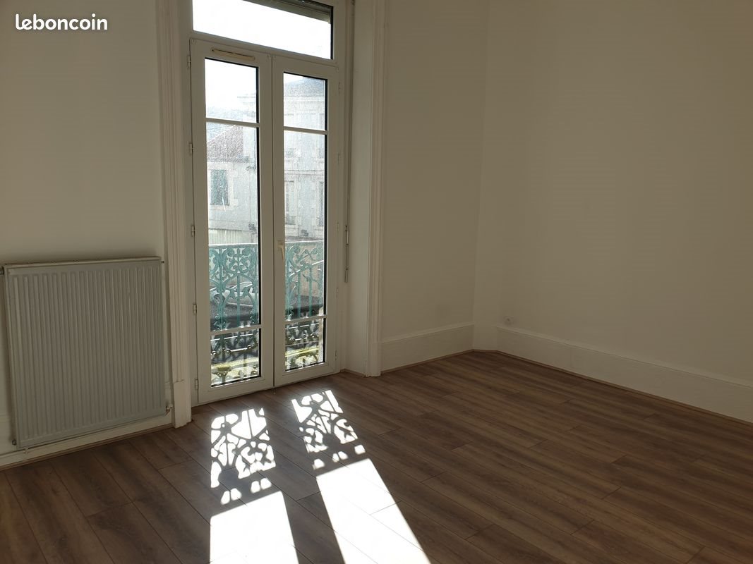 Appartement à louer, 100m², Le Chambon-Feugerolles