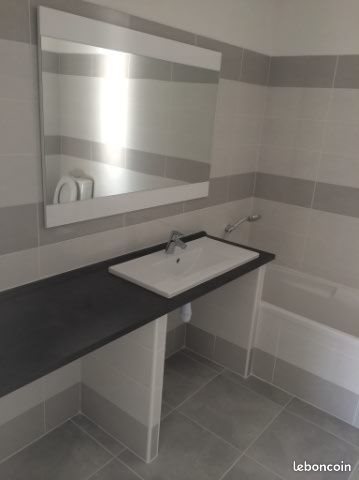 Appartement à louer, 68m², Jonquières-Saint-Vincent