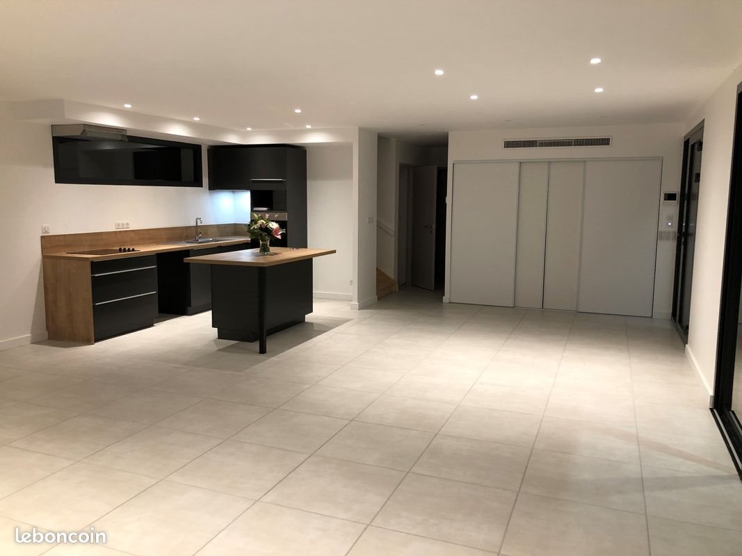 Maison à louer, 160m², Saint-Cyr-au-Mont-d'Or