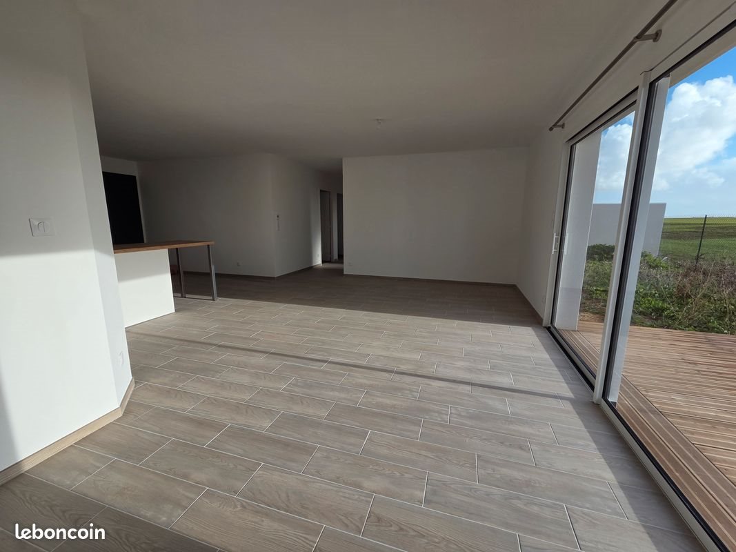 Maison à louer, 87m², Thairé