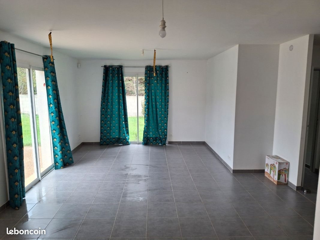 Maison à louer, 89m², Limalonges