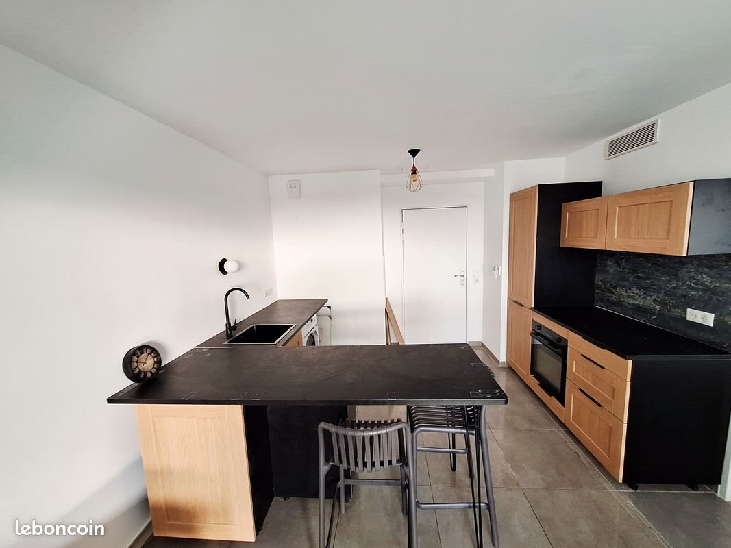 Appartement à louer, 38m², Marseille 8ème
