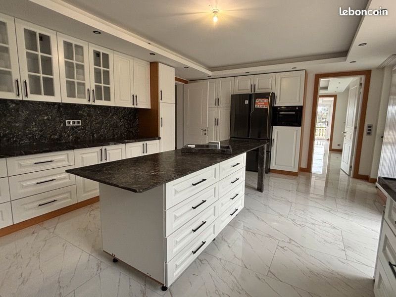 Maison à louer, 354m², Couëron