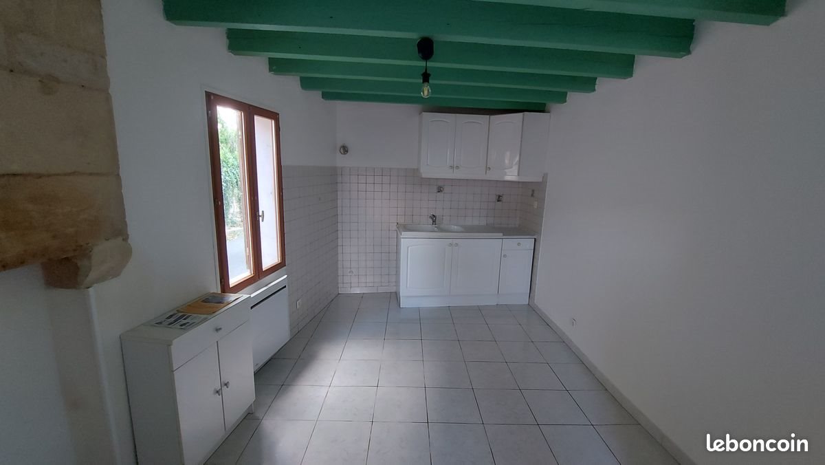 Maison à louer, 47m², Descartes