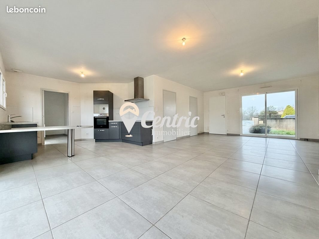 Maison à louer, 111m², Bressuire