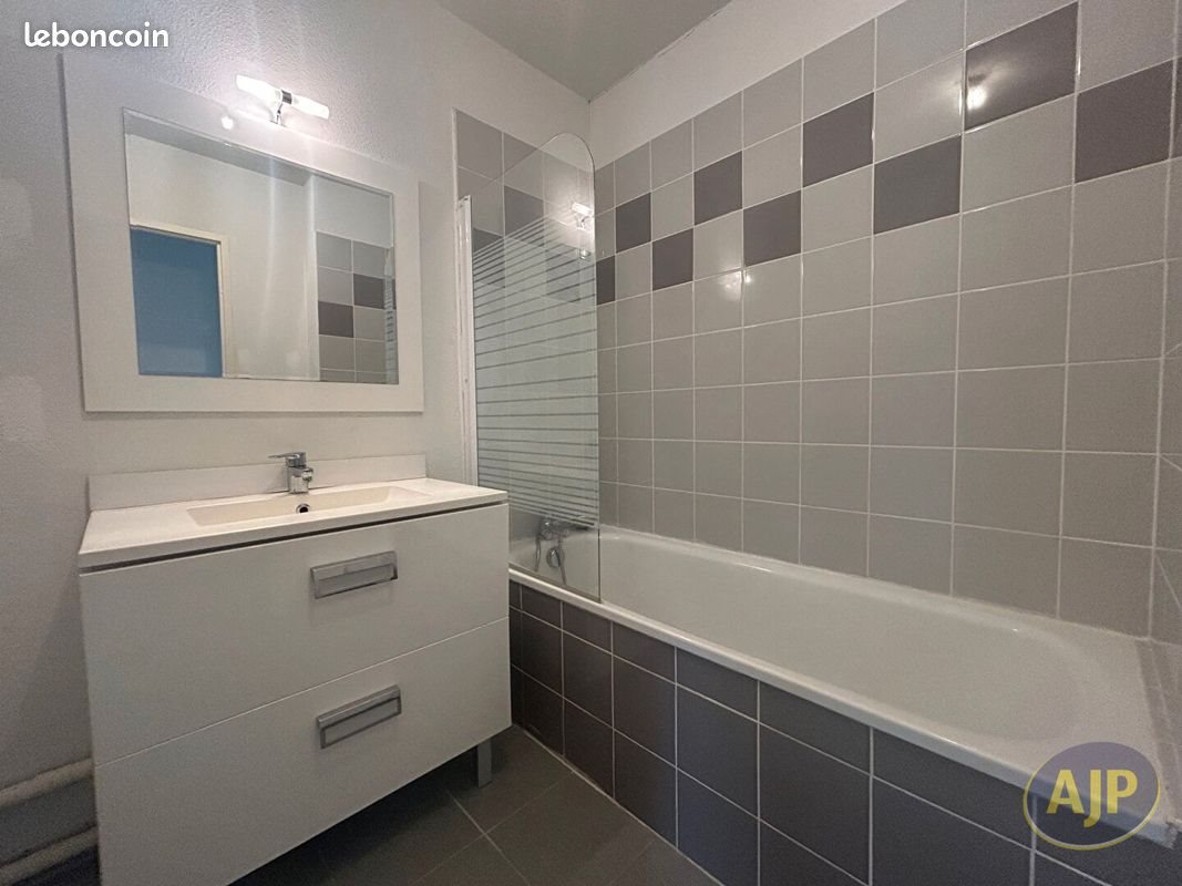 Appartement à louer, 51m², Montussan