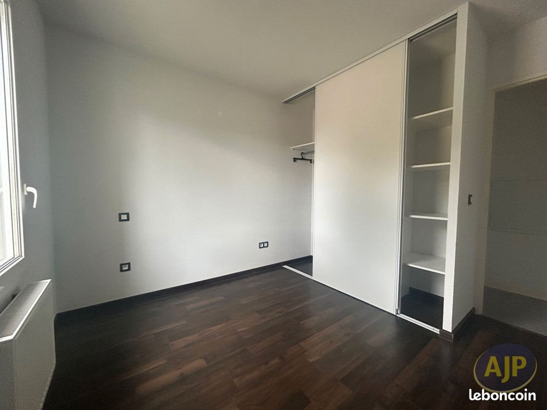 Appartement à louer, 51m², Montussan