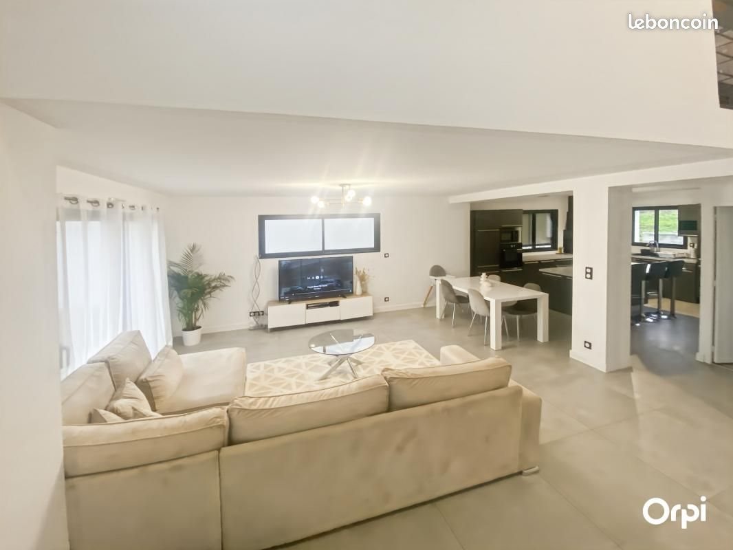 Maison à louer, 118m², Caudan