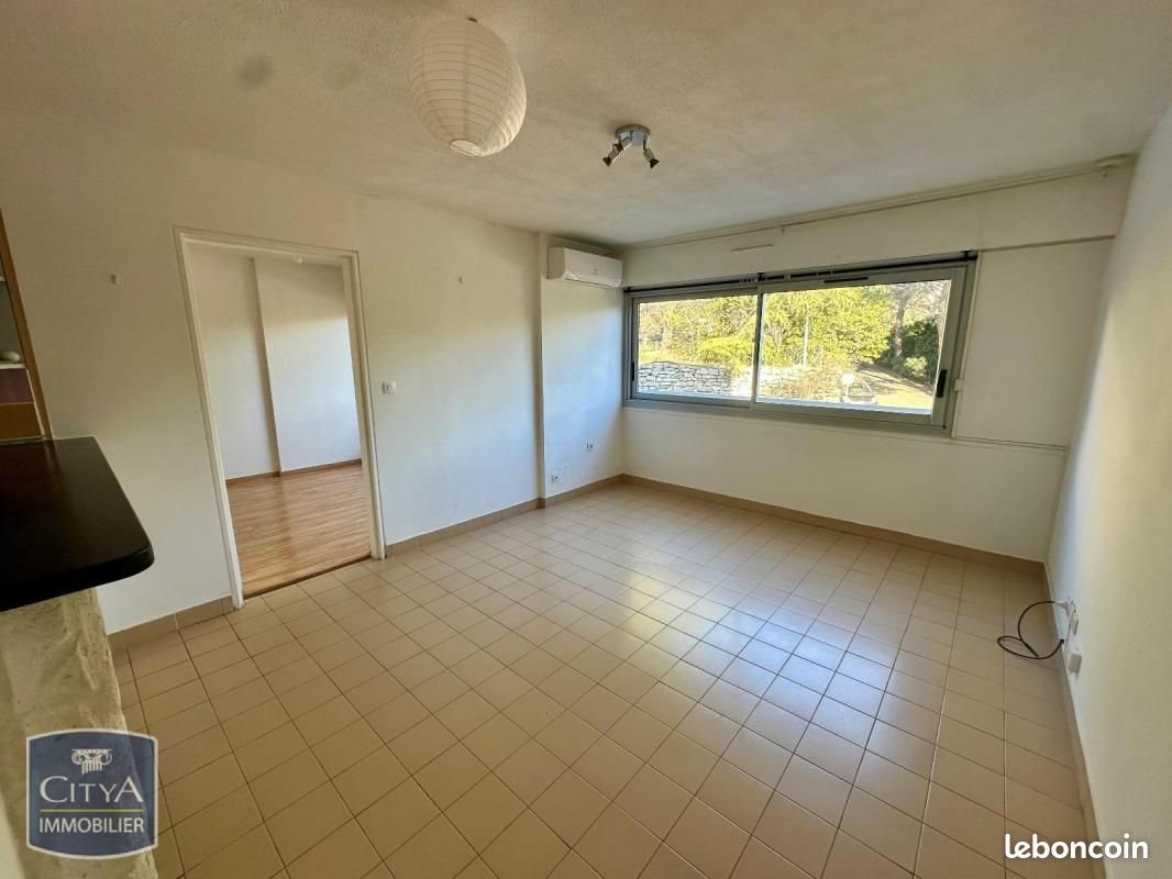 Appartement à louer, 33m², Nîmes