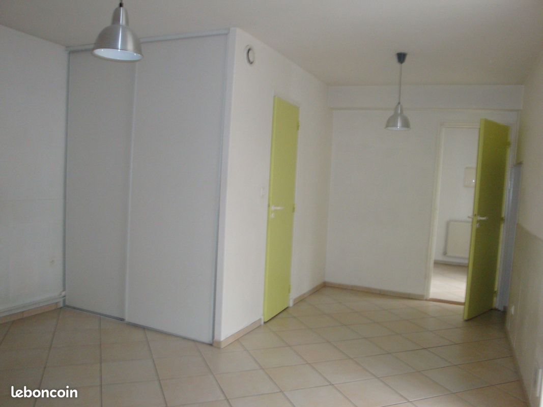 Maison à louer, 72m², Château-l'Evêque