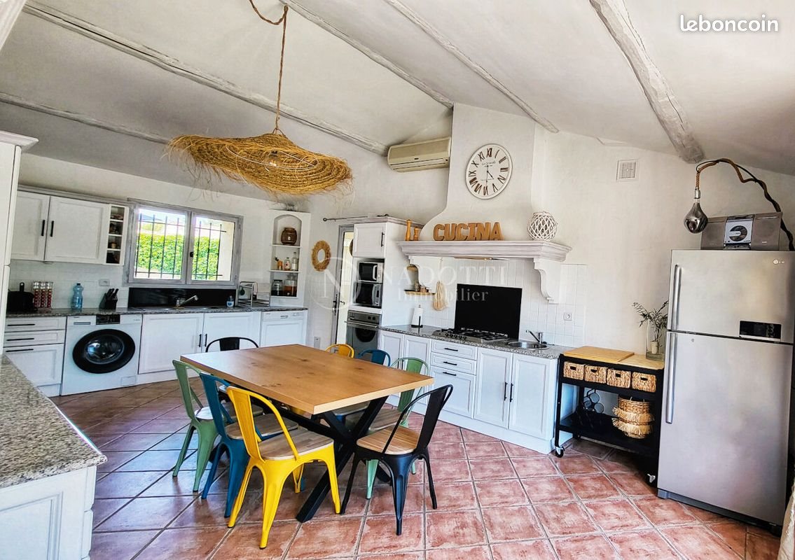 Maison à vendre, 340m², Mazan