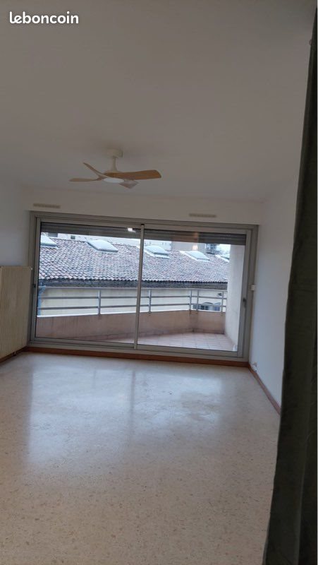Appartement à louer, 32m², Nîmes