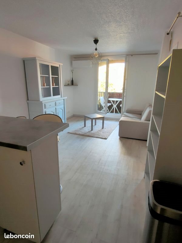 Appartement à louer, 42m², Solliès-Pont