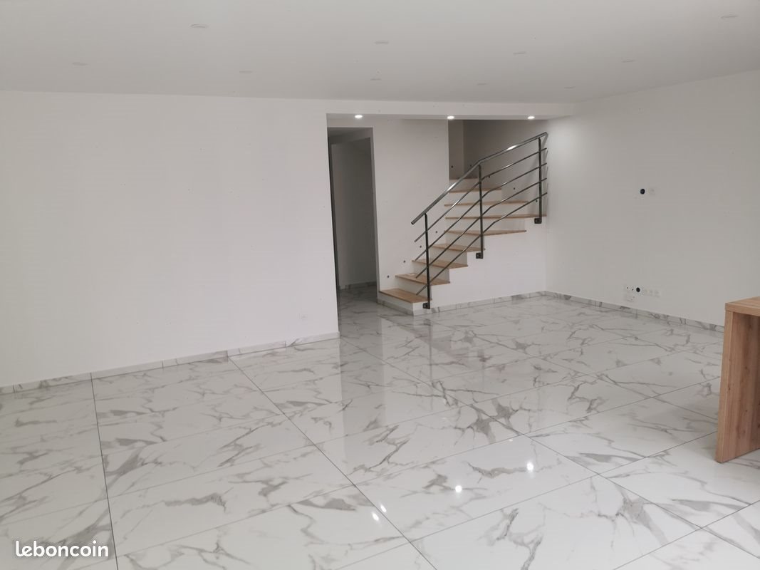 Maison à louer, 125m², Pont-Saint-Vincent