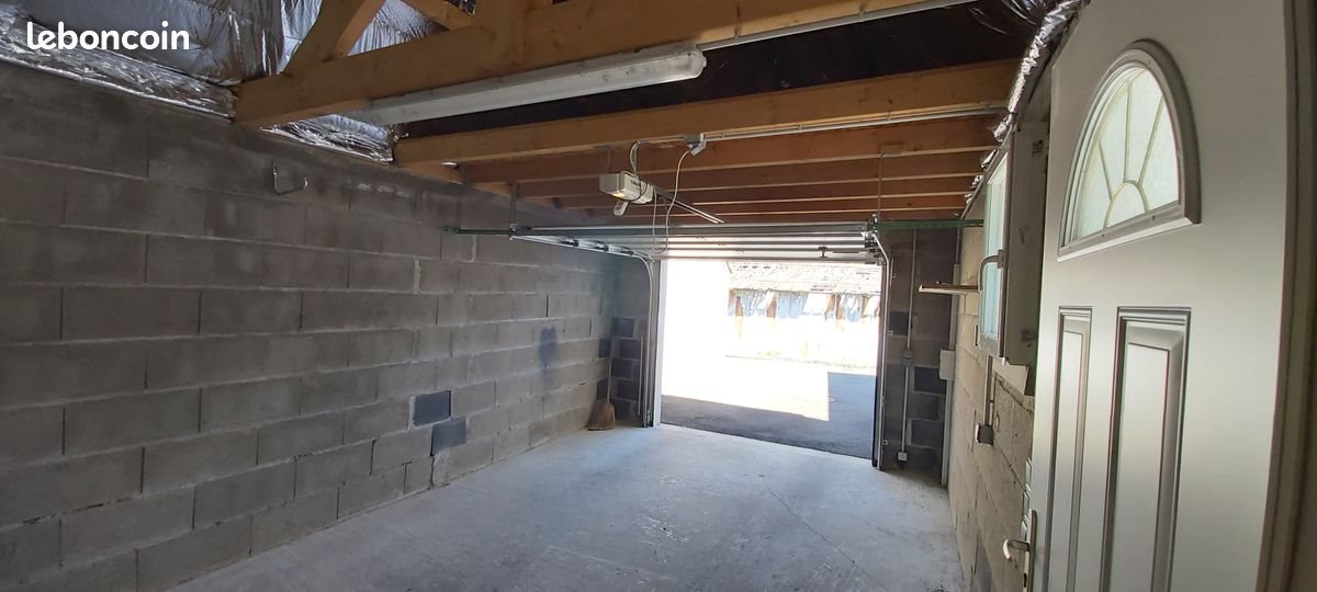 Maison à louer, 76m², Siros