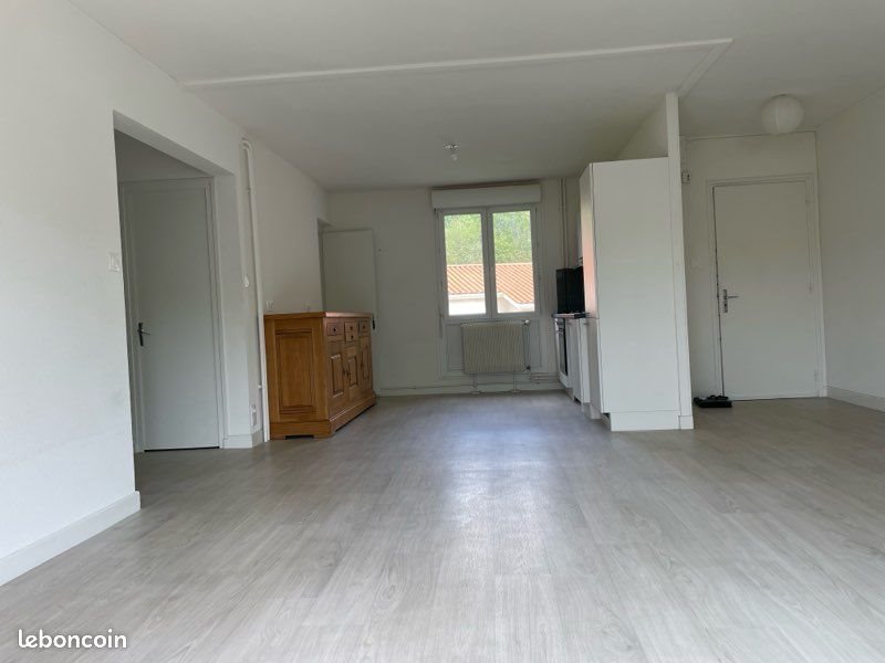 Appartement à louer, 77m², Vorey