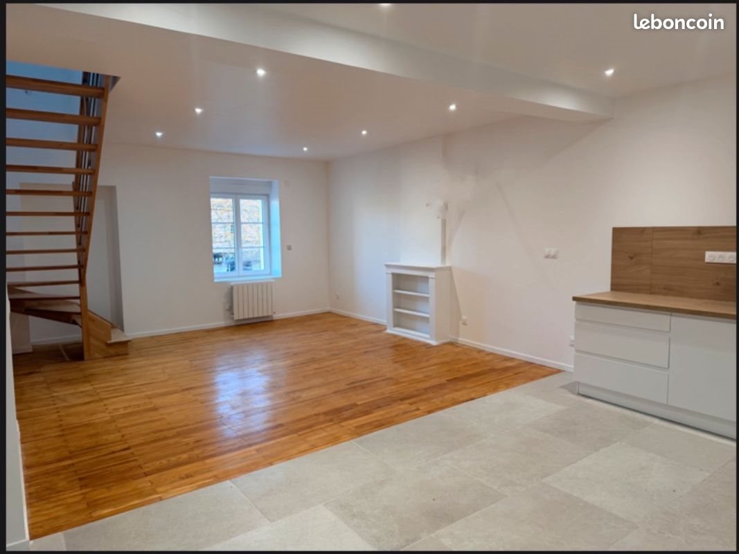 Appartement à louer, 140m², Saint-André-de-Corcy