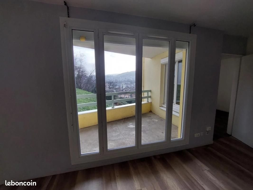Appartement à louer, 99m², Unieux