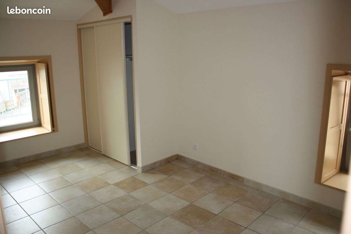 Appartement à louer, 60m², Félines