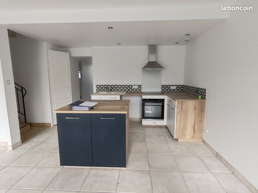 Maison à louer, 111m², Tillières