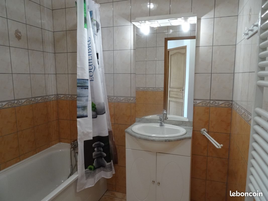 Appartement à louer, 47m², Saint-Claude