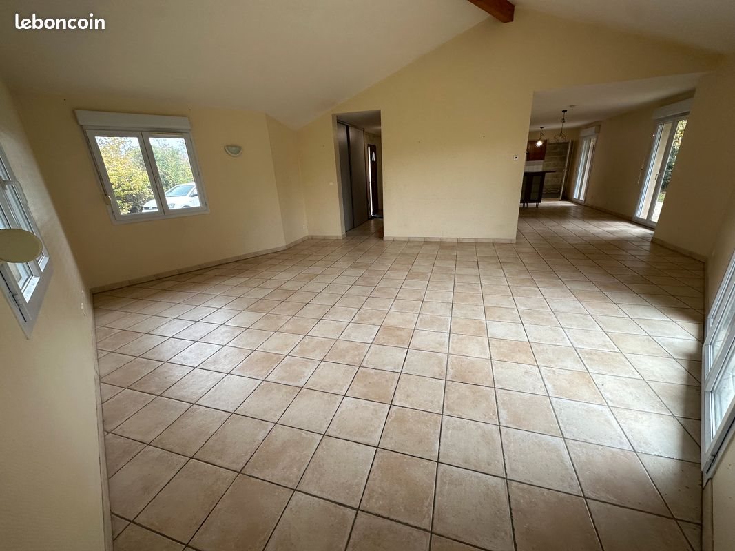 Maison à louer, 120m², Saint-André-de-Corcy