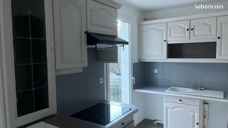 Appartement à louer, 58m², Belgentier